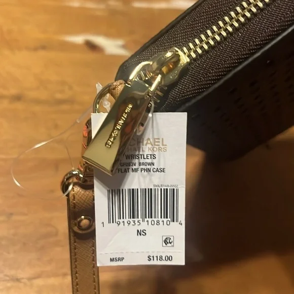NWT Michael Kors Laser Cut Wallet /Wristlet - Picture 7 of 8